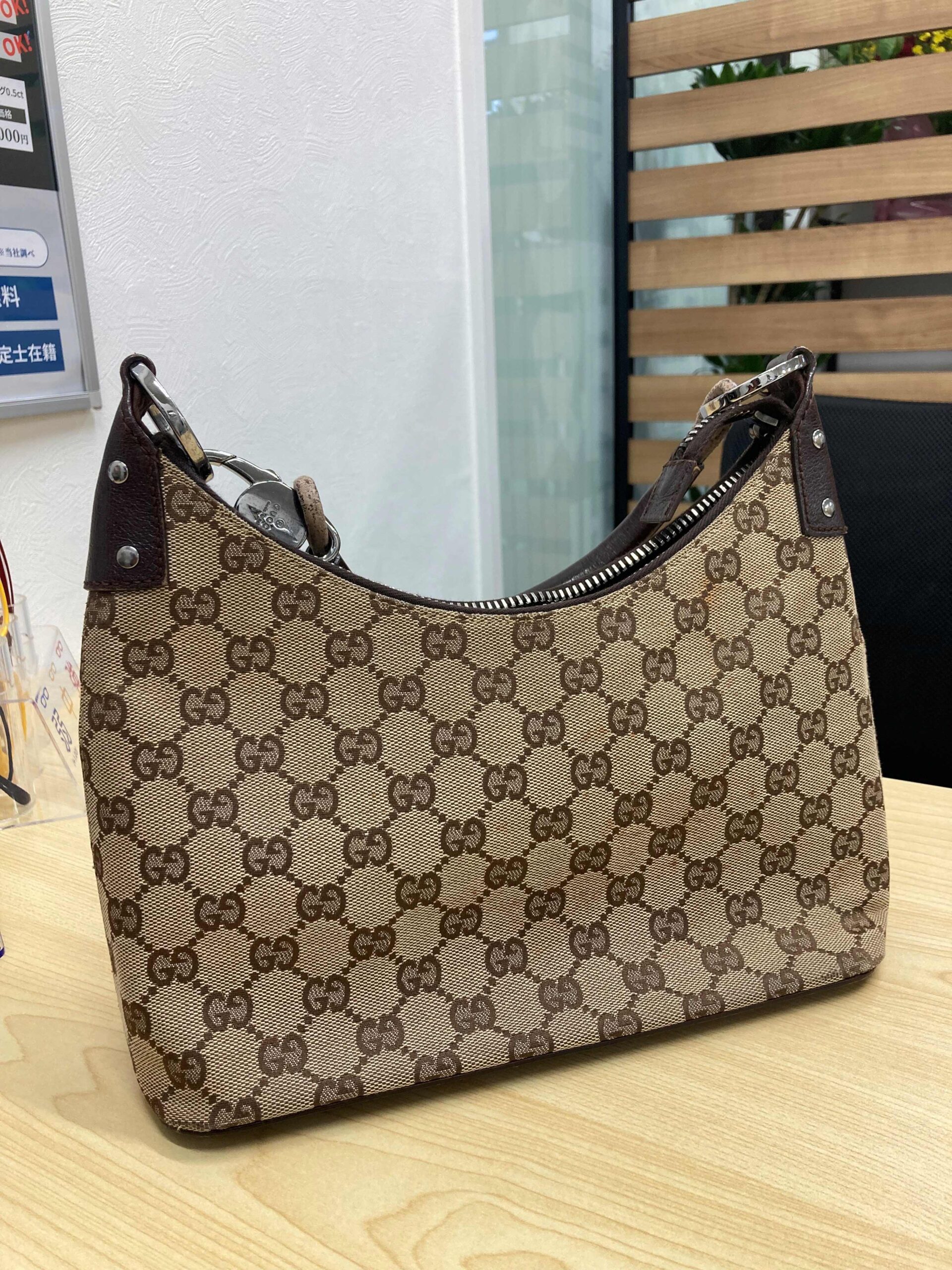 古いブランドバッグもお任せください～♪